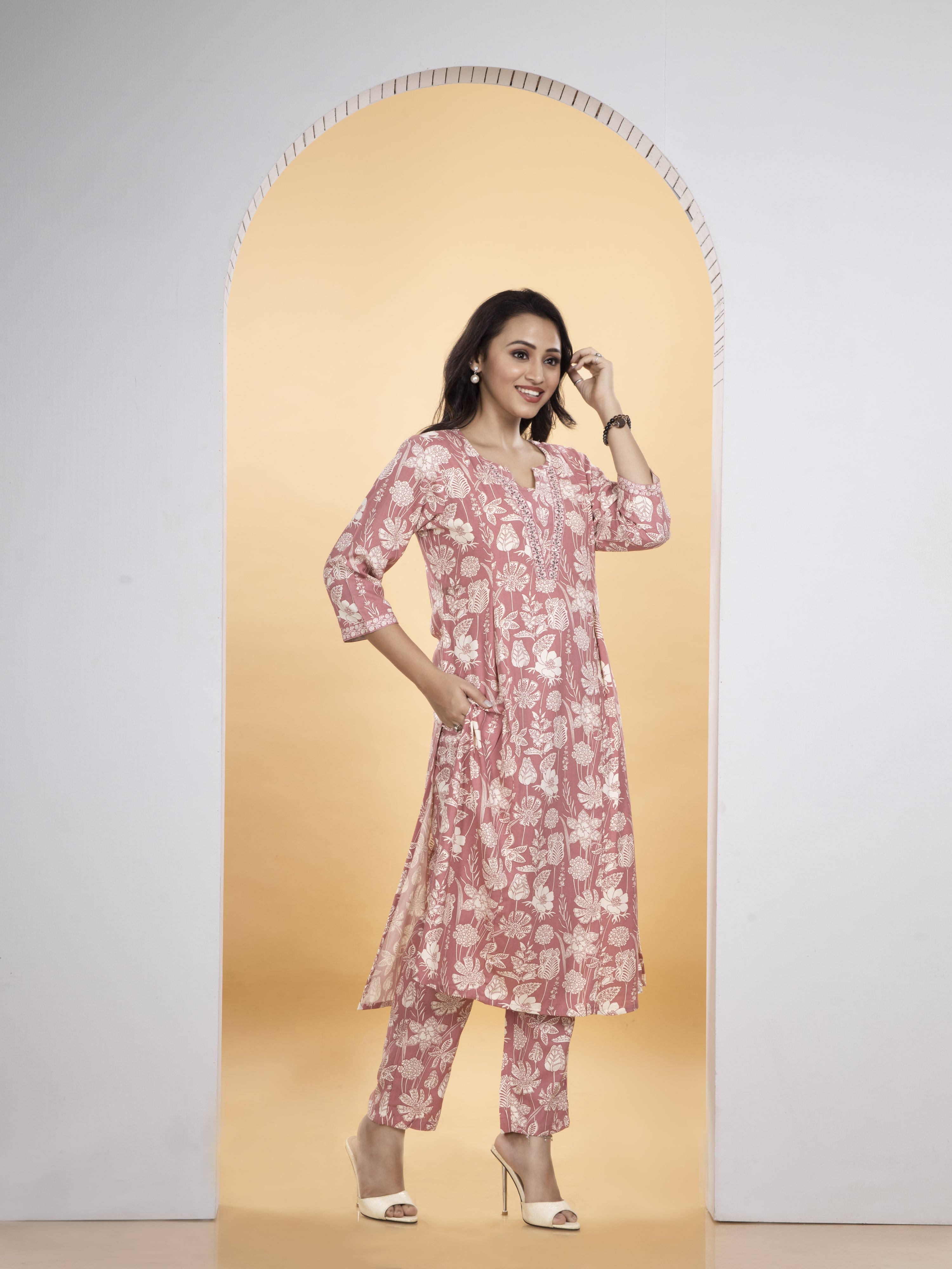 DESIORA Viscose Rayon Kurti set (Kurti+Palazzo)