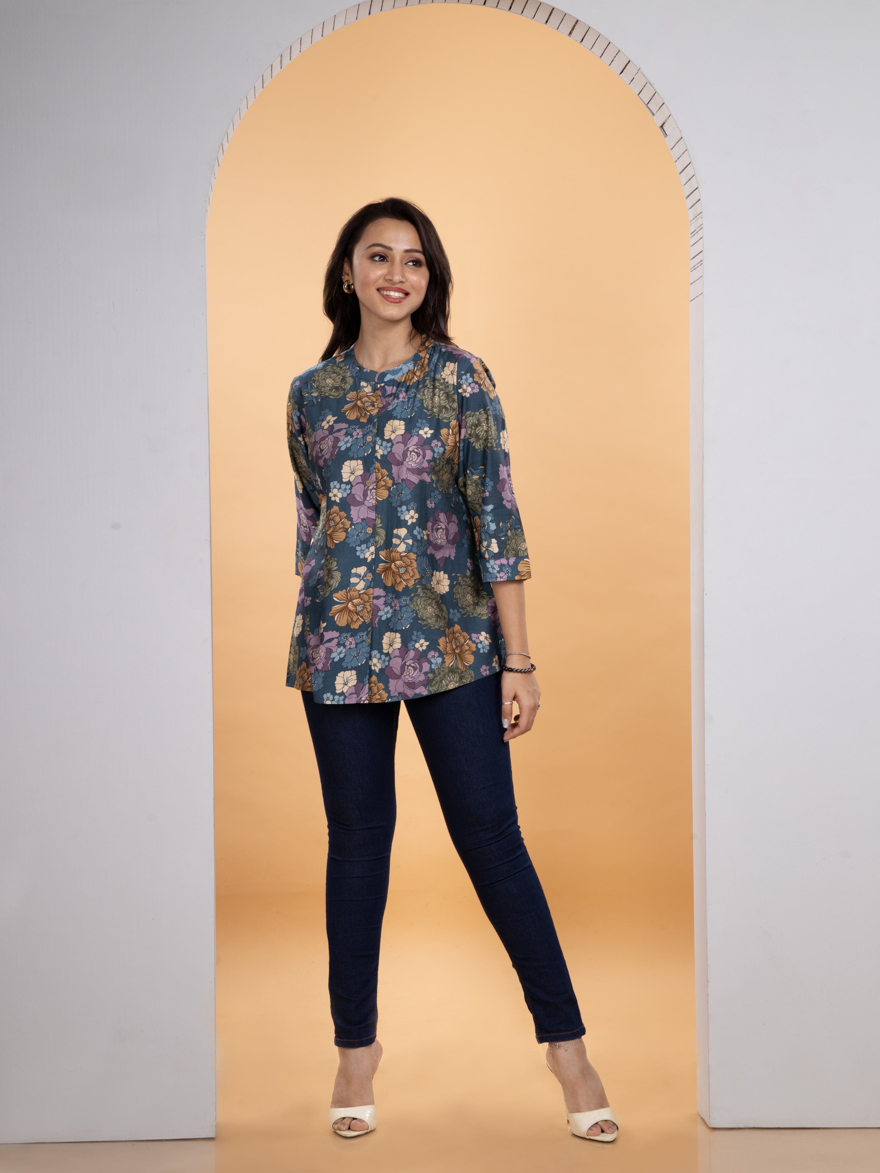 Desiora Short Top with floral print